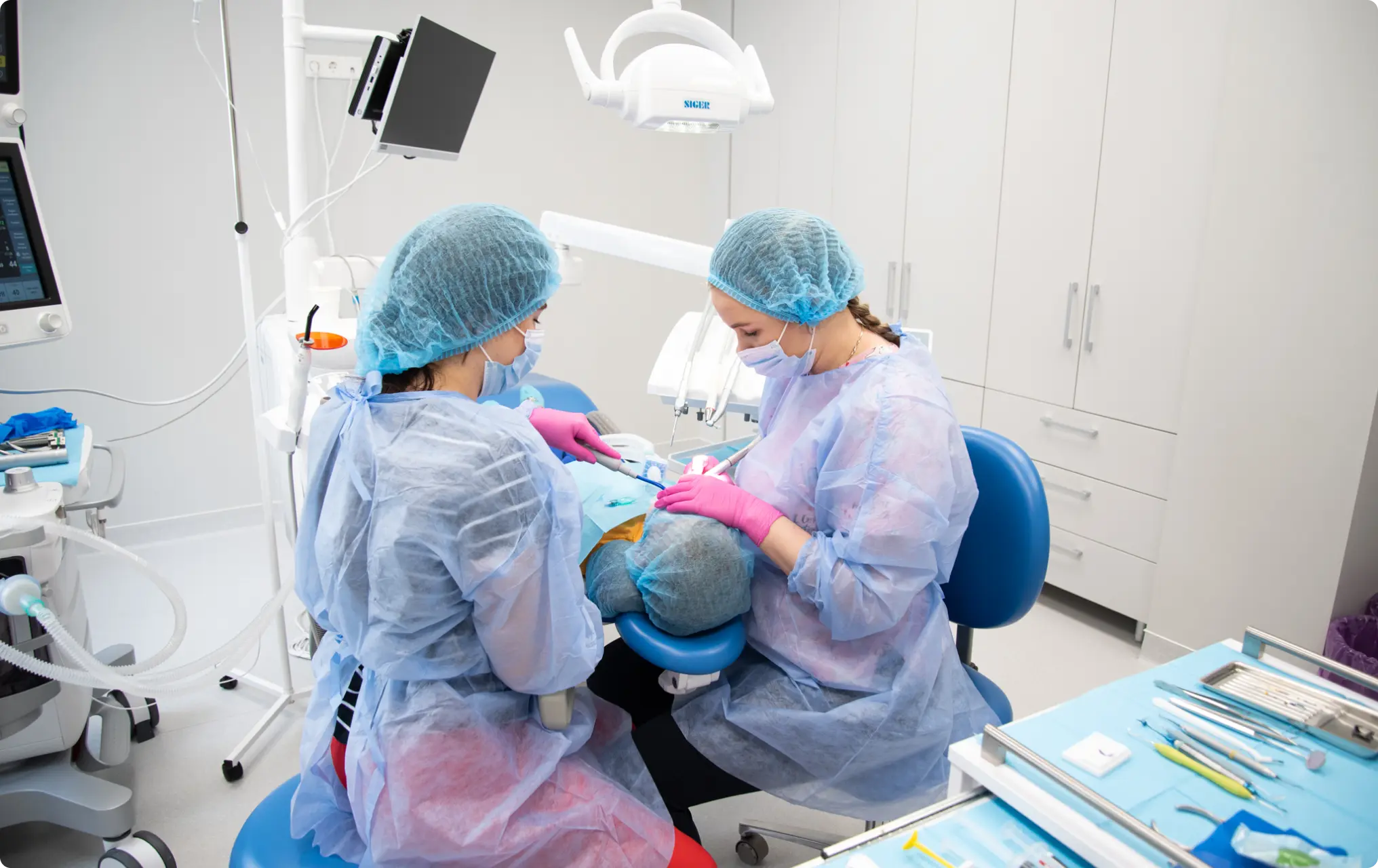 Echipa medicală în timpul unui tratament
