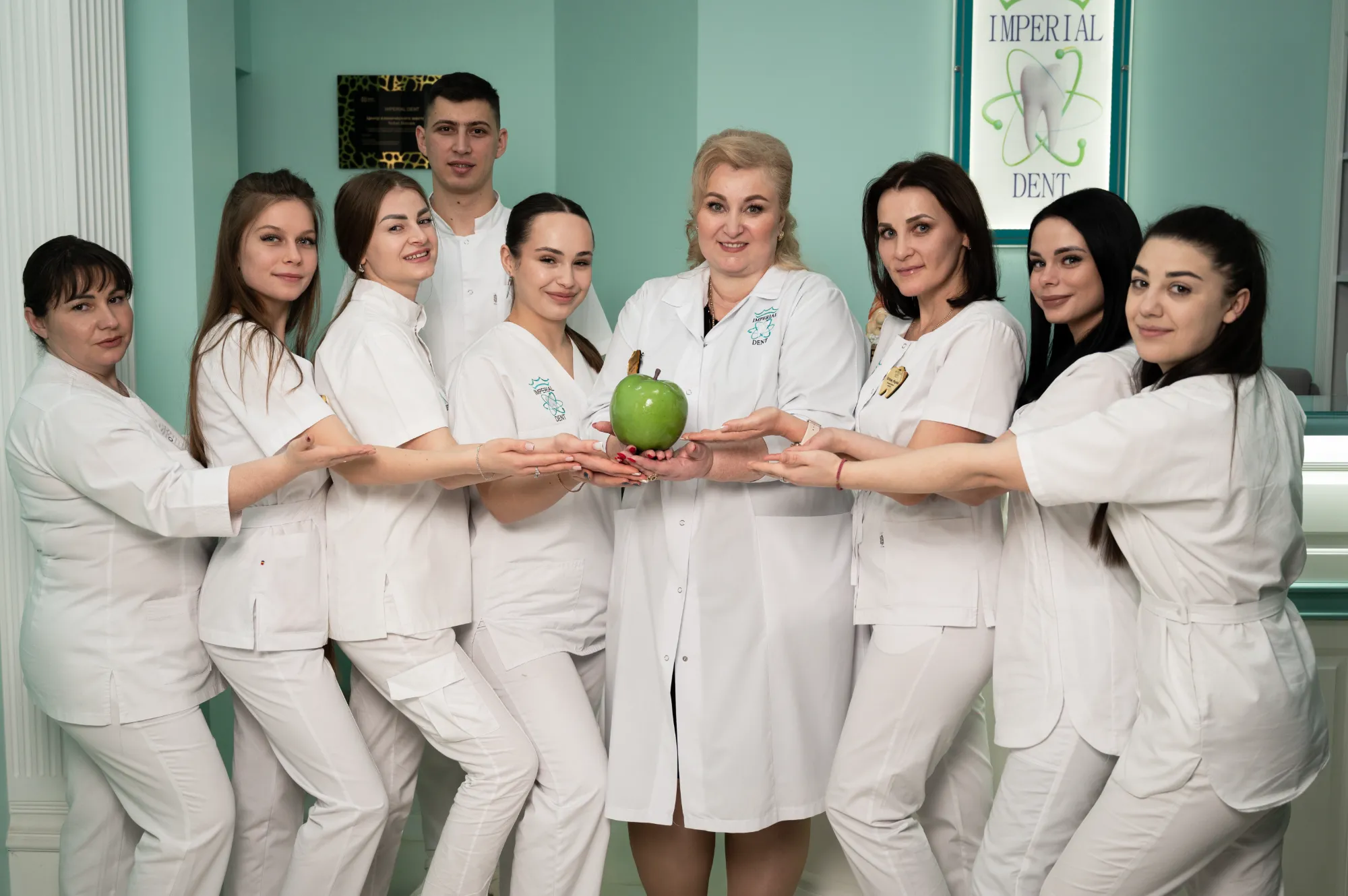 Echipa clinicii în recepție